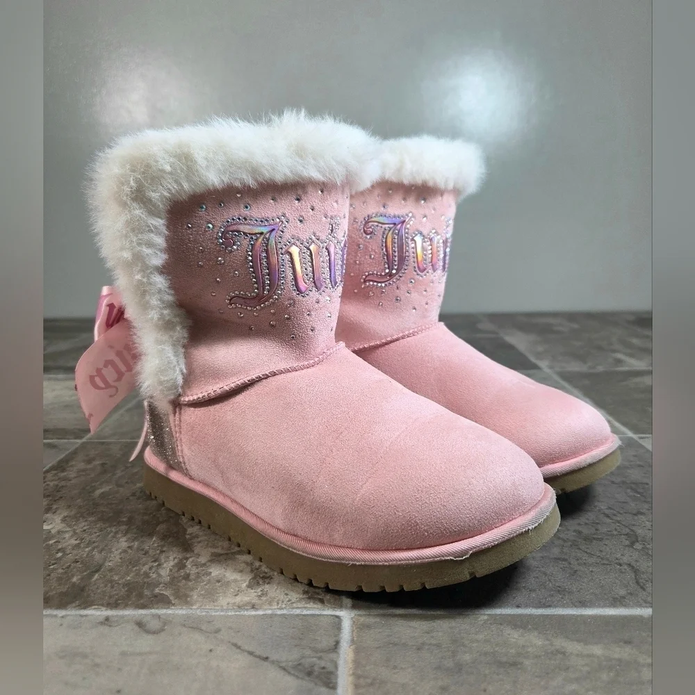 JUICY COUTURE COZY FAUX FUR COZY RHINESTONE BOOTS.